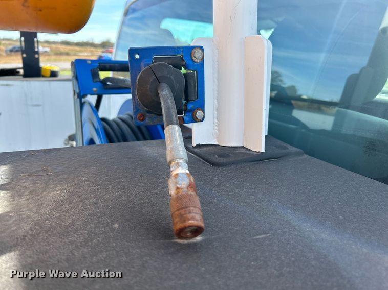 image for item NR9374 2011 Ford F250 Super Duty XL  utility bed pickup truck