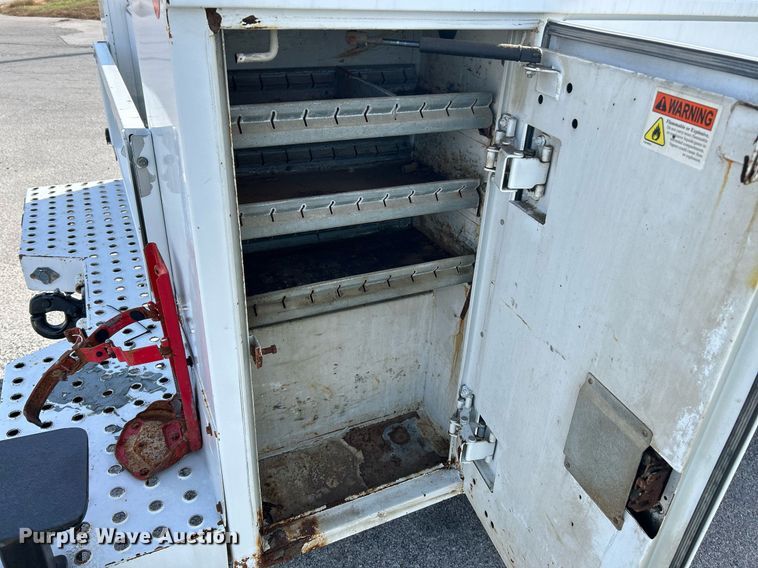 image for item NR9374 2011 Ford F250 Super Duty XL  utility bed pickup truck