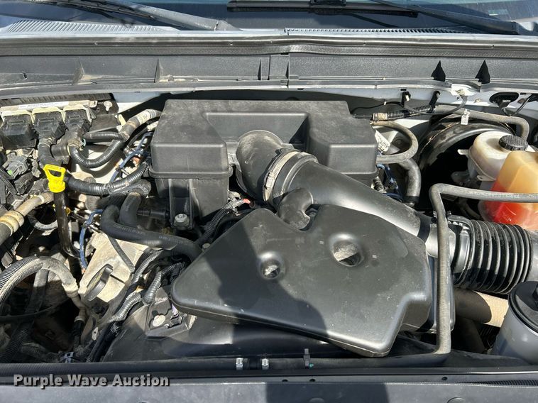 image for item NR9374 2011 Ford F250 Super Duty XL  utility bed pickup truck