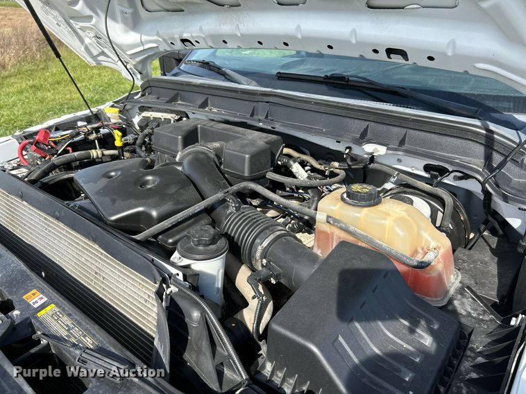 image for item NR9374 2011 Ford F250 Super Duty XL  utility bed pickup truck