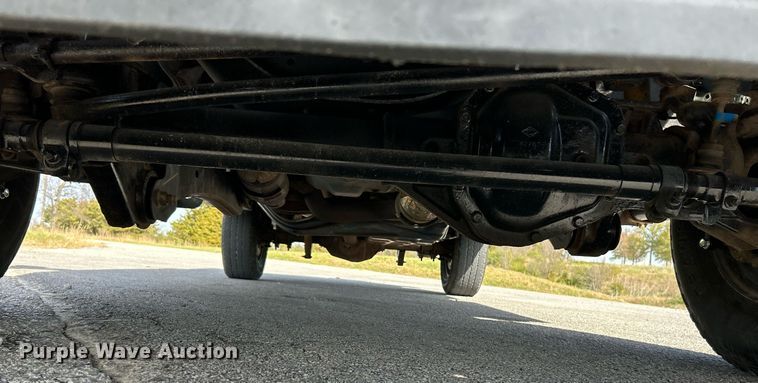 image for item NR9374 2011 Ford F250 Super Duty XL  utility bed pickup truck