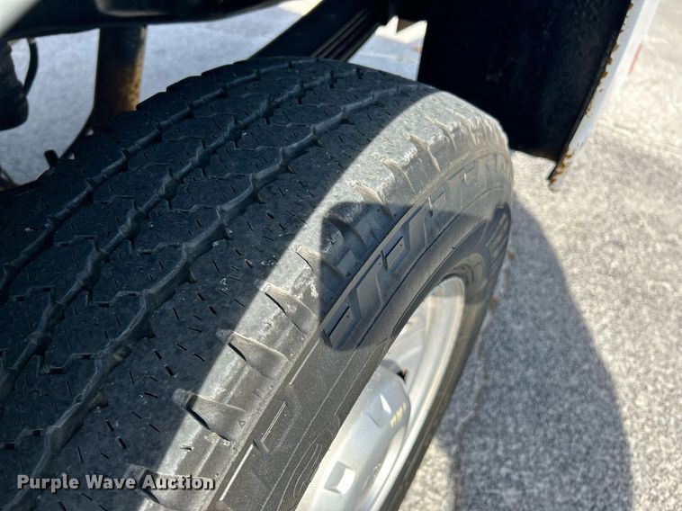 image for item NR9374 2011 Ford F250 Super Duty XL  utility bed pickup truck