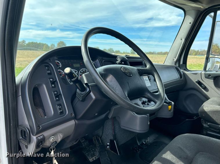 image for item NR9375 2014 Freightliner M2  box truck