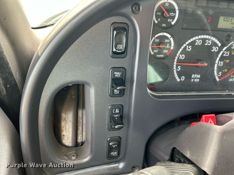 image for item NR9375 2014 Freightliner M2  box truck