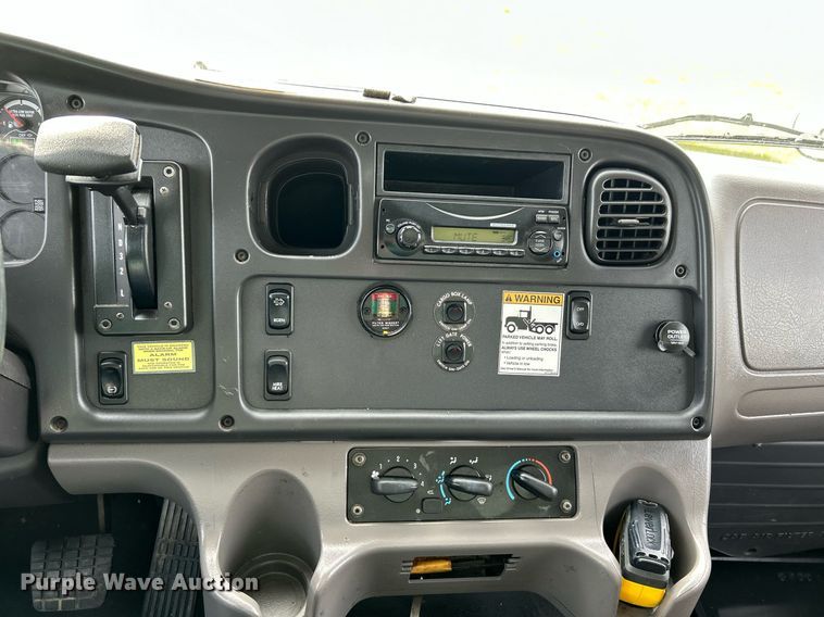 image for item NR9375 2014 Freightliner M2  box truck