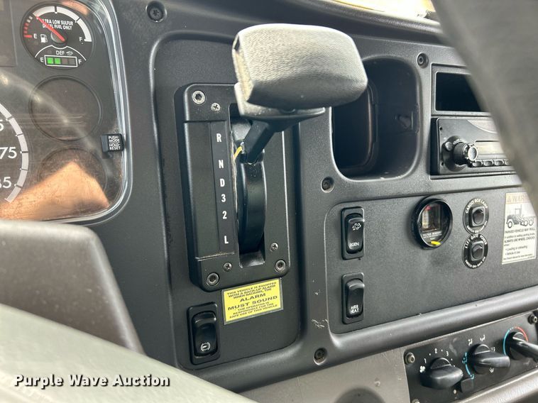 image for item NR9375 2014 Freightliner M2  box truck