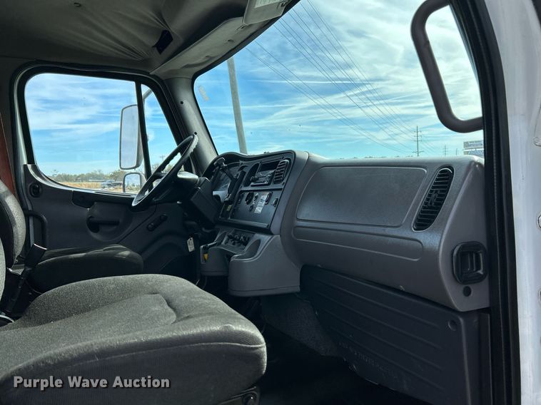 image for item NR9375 2014 Freightliner M2  box truck