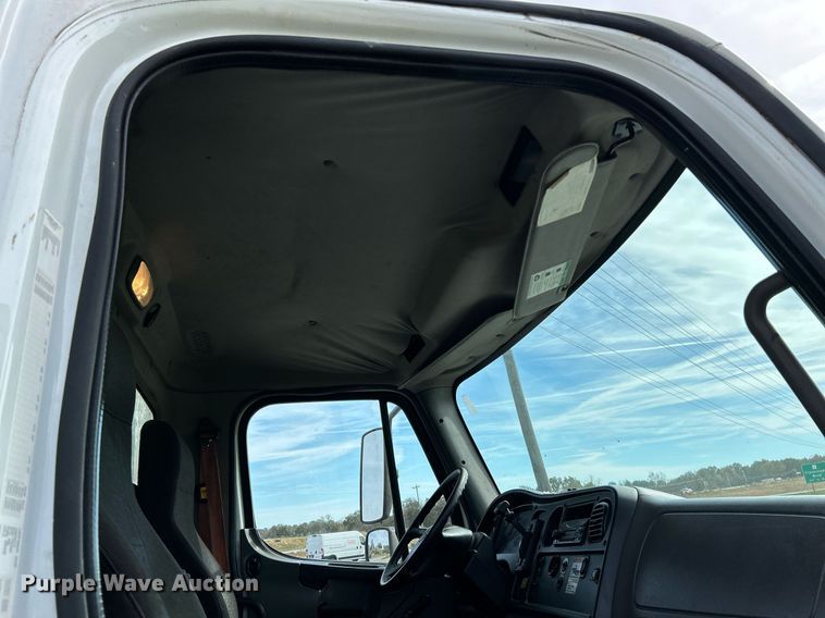 image for item NR9375 2014 Freightliner M2  box truck