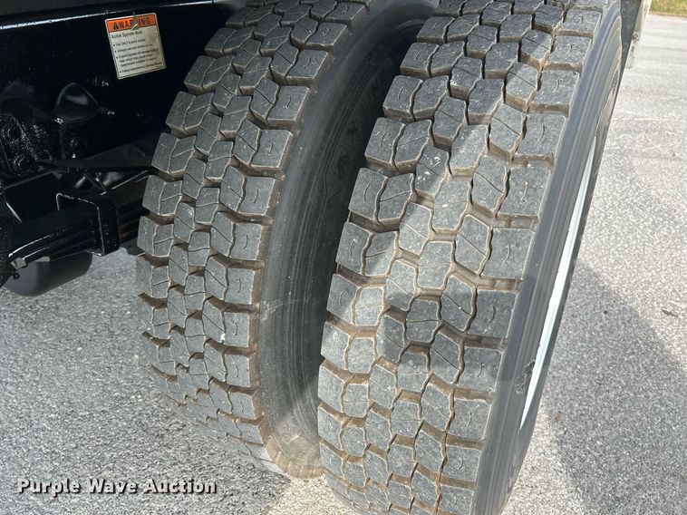 image for item NR9375 2014 Freightliner M2  box truck