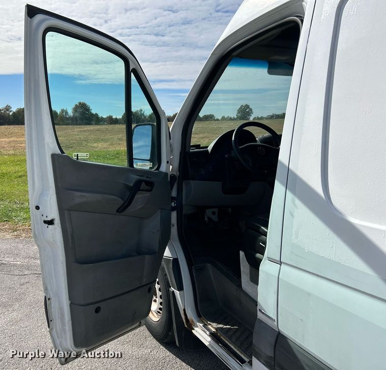 image for item NR9376 2011 Mercedes Benz Sprinter 2500  van