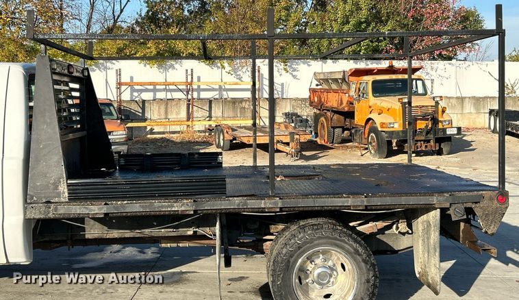 image for item NR9388 2008 Ford F350 Super Duty XL  flatbed pickup truck