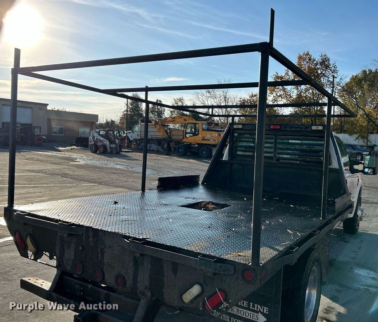 image for item NR9388 2008 Ford F350 Super Duty XL  flatbed pickup truck