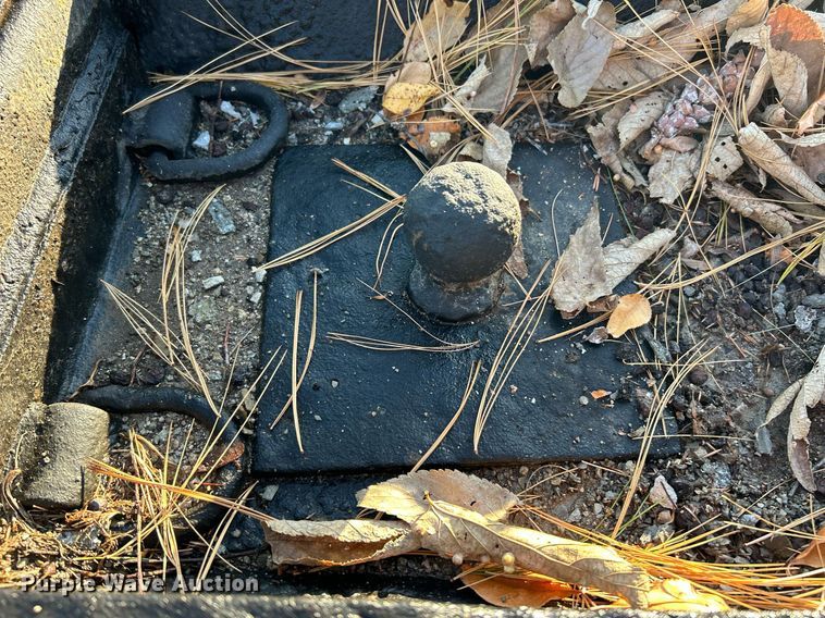 image for item NR9388 2008 Ford F350 Super Duty XL  flatbed pickup truck