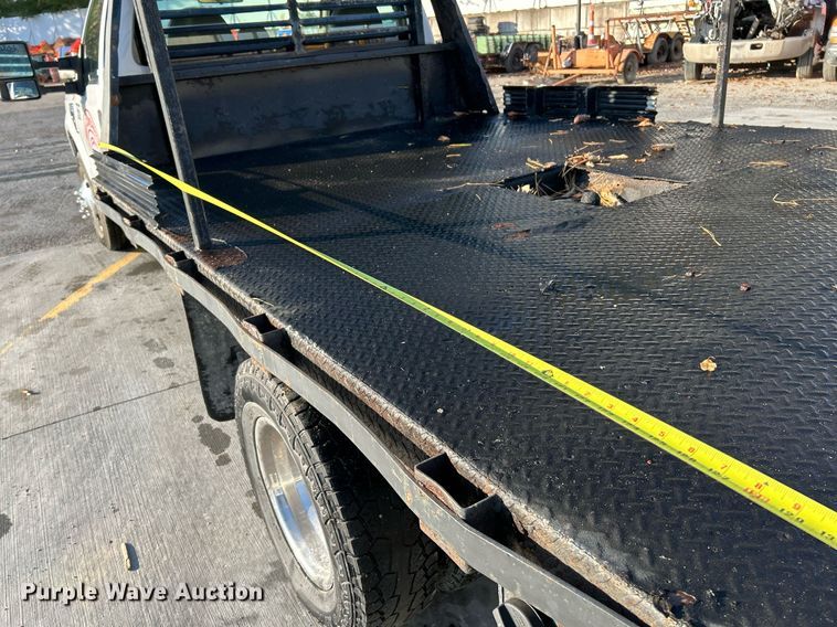 image for item NR9388 2008 Ford F350 Super Duty XL  flatbed pickup truck
