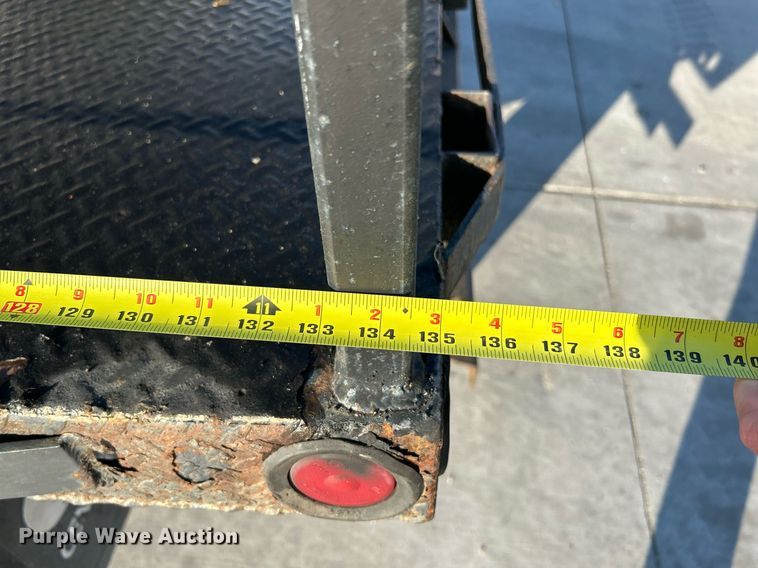 image for item NR9388 2008 Ford F350 Super Duty XL  flatbed pickup truck