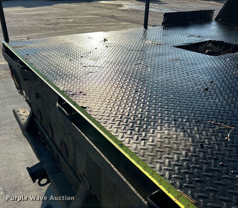 image for item NR9388 2008 Ford F350 Super Duty XL  flatbed pickup truck