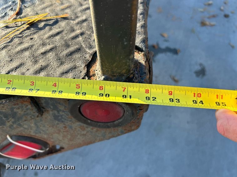 image for item NR9388 2008 Ford F350 Super Duty XL  flatbed pickup truck