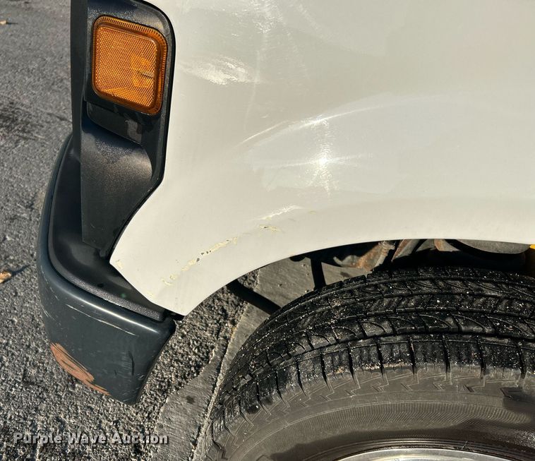 image for item NR9388 2008 Ford F350 Super Duty XL  flatbed pickup truck