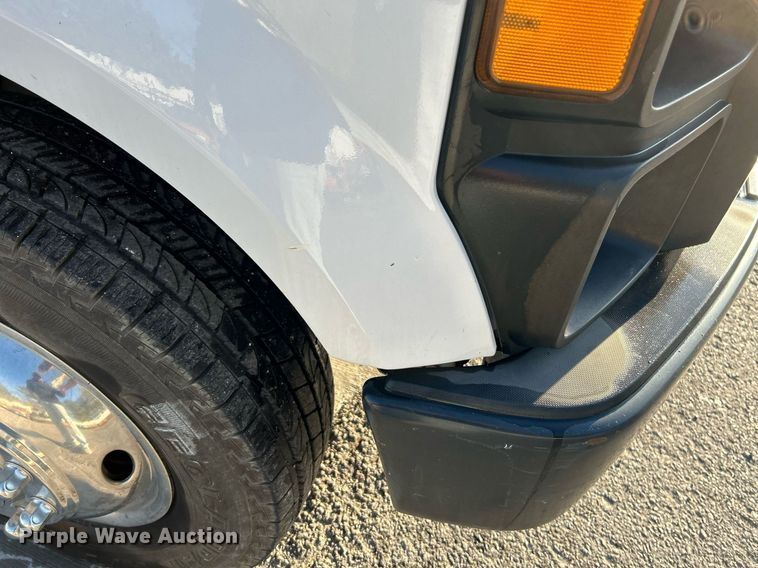 image for item NR9388 2008 Ford F350 Super Duty XL  flatbed pickup truck