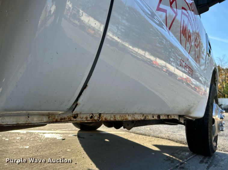 image for item NR9388 2008 Ford F350 Super Duty XL  flatbed pickup truck