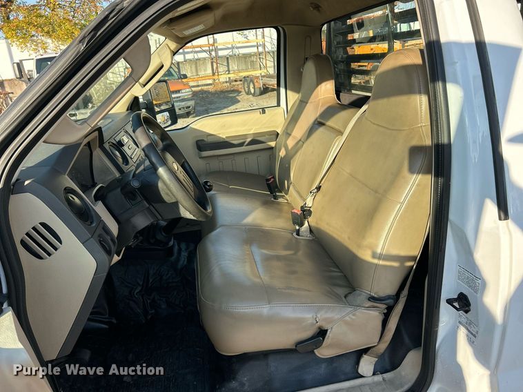 image for item NR9388 2008 Ford F350 Super Duty XL  flatbed pickup truck