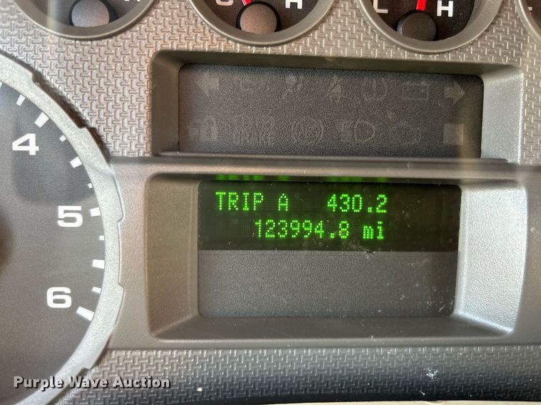 image for item NR9388 2008 Ford F350 Super Duty XL  flatbed pickup truck