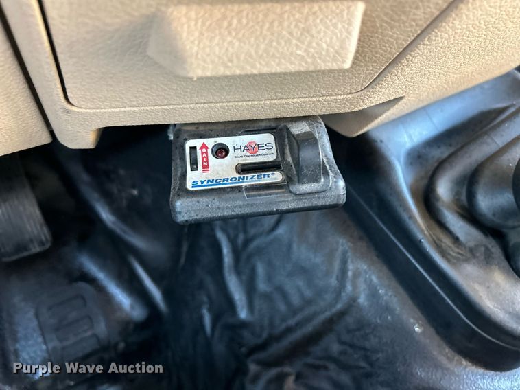 image for item NR9388 2008 Ford F350 Super Duty XL  flatbed pickup truck