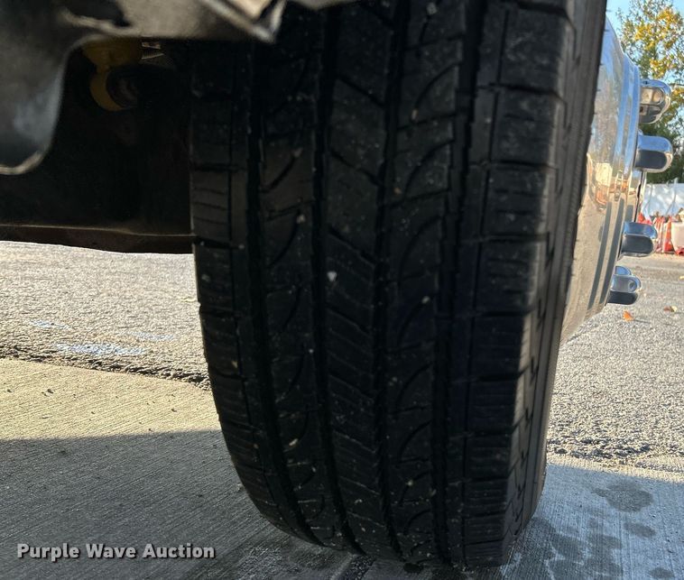 image for item NR9388 2008 Ford F350 Super Duty XL  flatbed pickup truck