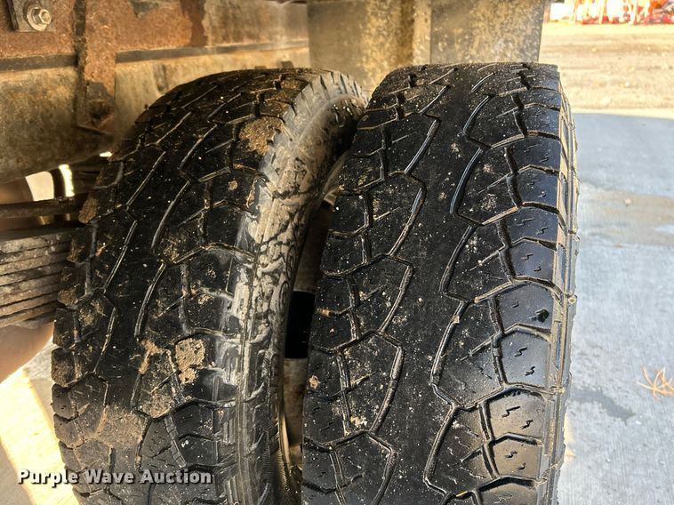 image for item NR9388 2008 Ford F350 Super Duty XL  flatbed pickup truck