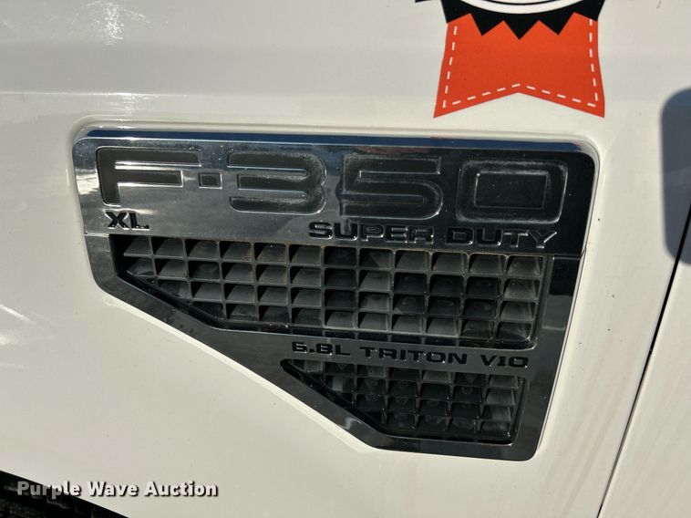 image for item NR9388 2008 Ford F350 Super Duty XL  flatbed pickup truck