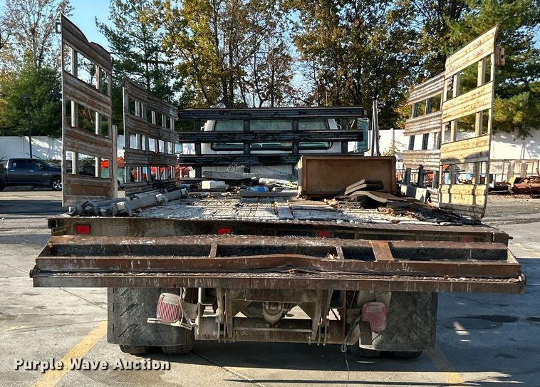 image for item NR9389 1995 Ford F800  flatbed truck