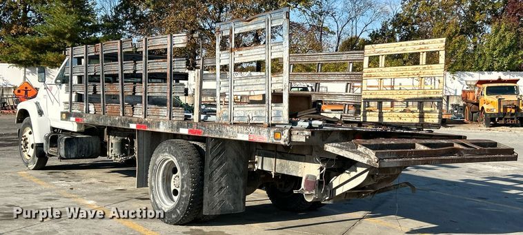 image for item NR9389 1995 Ford F800  flatbed truck