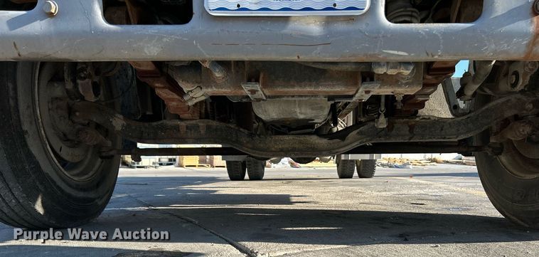 image for item NR9389 1995 Ford F800  flatbed truck