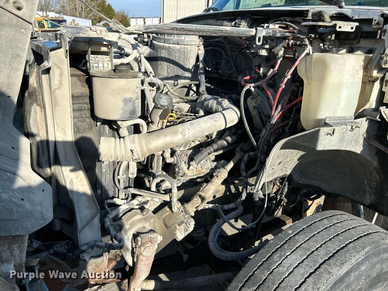 image for item NR9389 1995 Ford F800  flatbed truck