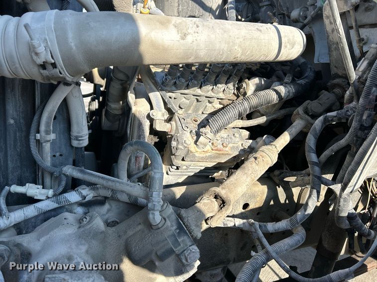 image for item NR9389 1995 Ford F800  flatbed truck