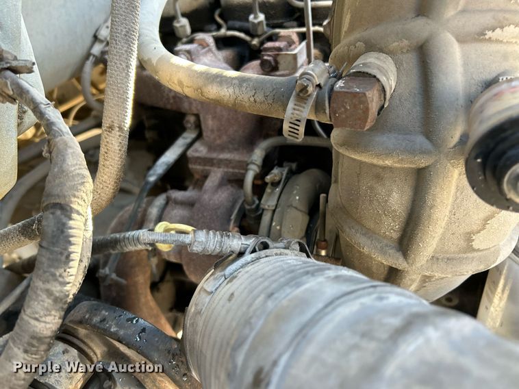 image for item NR9389 1995 Ford F800  flatbed truck