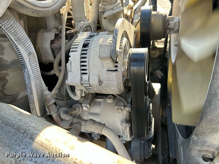 image for item NR9389 1995 Ford F800  flatbed truck