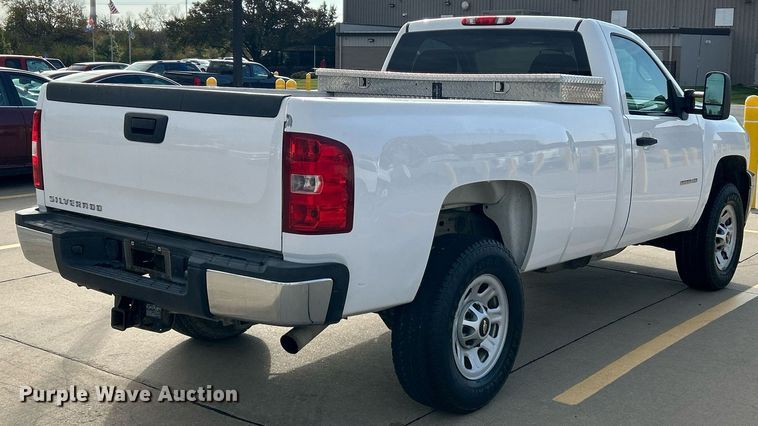 image for item NR9398 2013 Chevrolet Silverado 2500HD  pickup truck