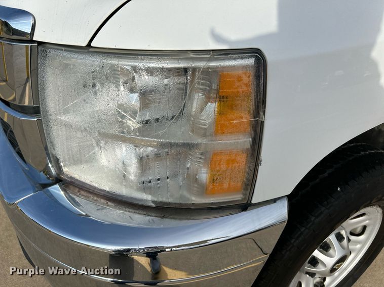 image for item NR9398 2013 Chevrolet Silverado 2500HD  pickup truck