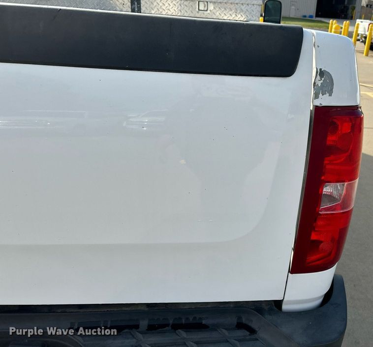 image for item NR9398 2013 Chevrolet Silverado 2500HD  pickup truck