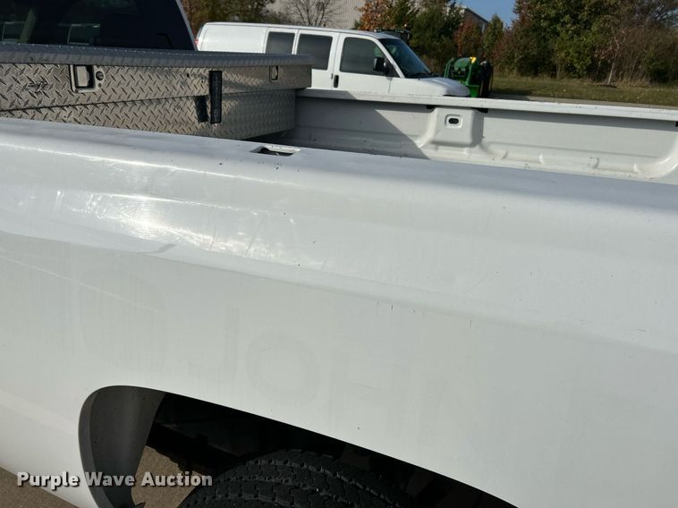 image for item NR9398 2013 Chevrolet Silverado 2500HD  pickup truck