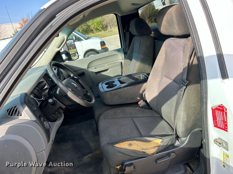 image for item NR9398 2013 Chevrolet Silverado 2500HD  pickup truck