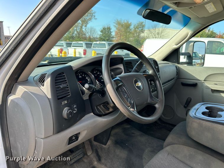 image for item NR9398 2013 Chevrolet Silverado 2500HD  pickup truck