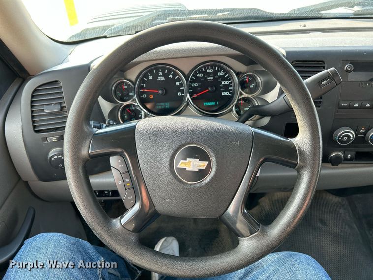 image for item NR9398 2013 Chevrolet Silverado 2500HD  pickup truck