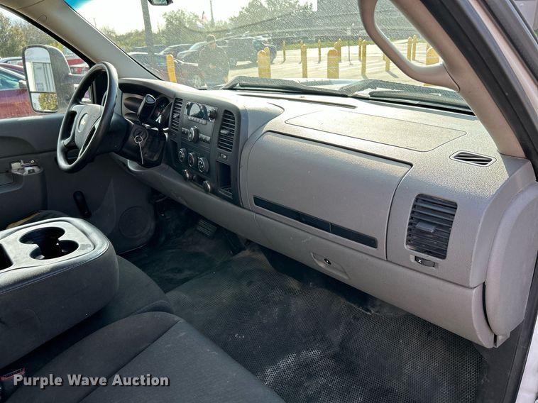 image for item NR9398 2013 Chevrolet Silverado 2500HD  pickup truck