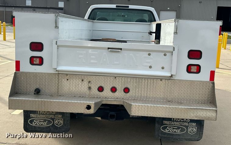 image for item NR9399 2002 Ford F550 Super Duty XL  utility / service truck