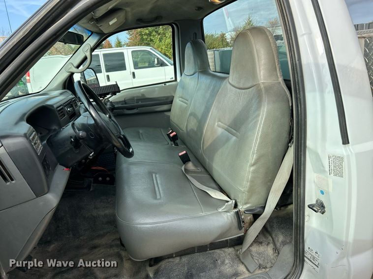 image for item NR9399 2002 Ford F550 Super Duty XL  utility / service truck