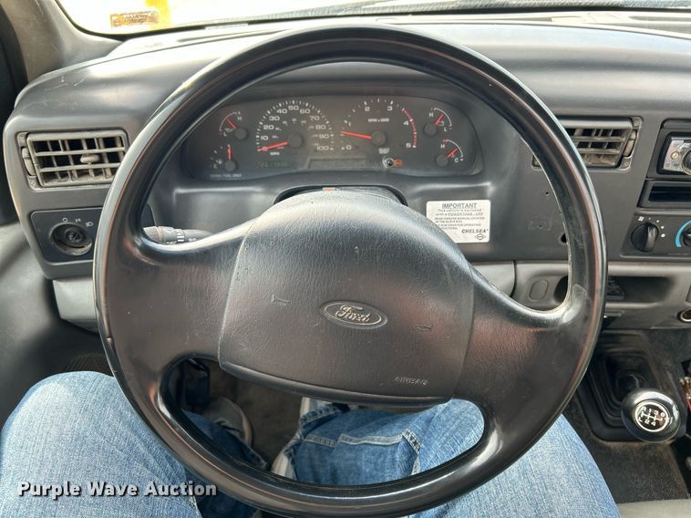 image for item NR9399 2002 Ford F550 Super Duty XL  utility / service truck