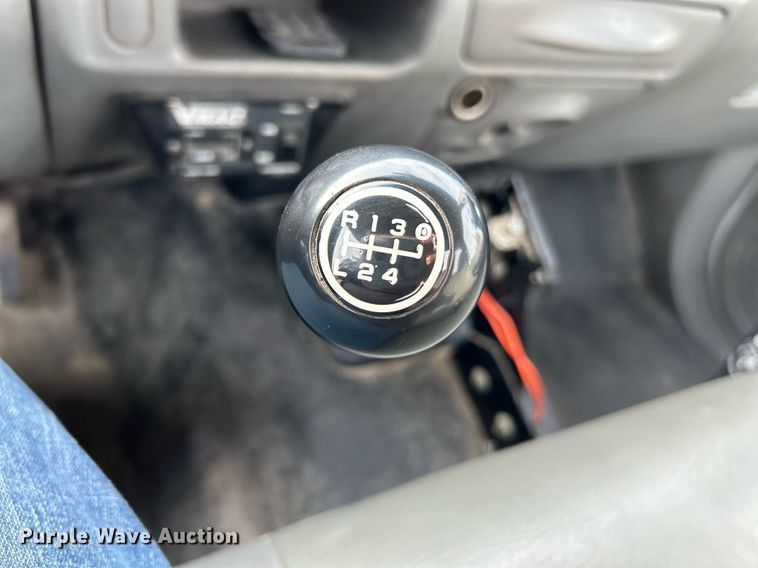 image for item NR9399 2002 Ford F550 Super Duty XL  utility / service truck