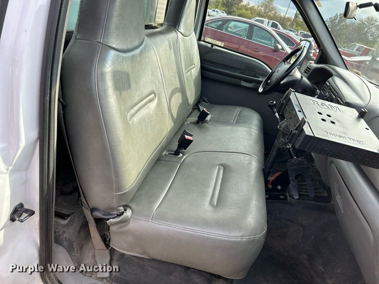 image for item NR9399 2002 Ford F550 Super Duty XL  utility / service truck